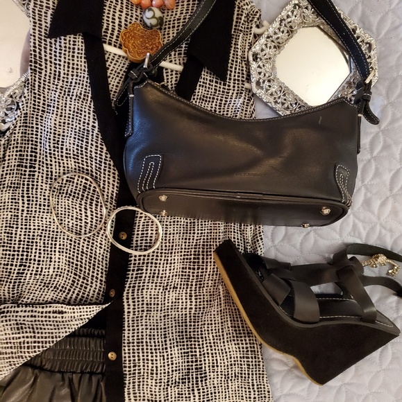 4pc. Burberry bag, shoes,top and skirt - Picture 1 of 8